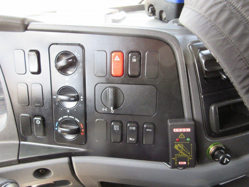 Mercedes-Benz ATEGO 1224 L - Camião de caixa aberta/ Plataforma, Camião grua: foto 3 Mercedes-Benz ATEGO 1224 L - Camião de caixa aberta/ Plataforma, Camião grua: foto 3