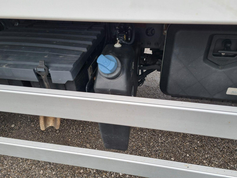 Mercedes-Benz ATEGO 1323 4x4 Refrigerated CARRIER XARIOS 600MT + Tail Lift - Camião frigorífico: foto 5 Mercedes-Benz ATEGO 1323 4x4 Refrigerated CARRIER XARIOS 600MT + Tail Lift - Camião frigorífico: foto 5