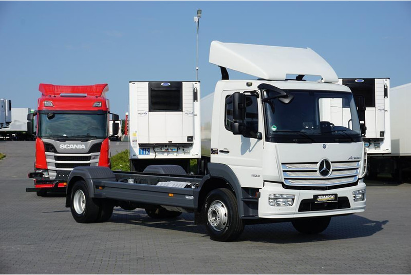 Mercedes-Benz ATEGO / 1523 / ACC / EURO 6 / PODWOZIE DO ZABUDOWY / DŁ. 6,75 M - Camião chassi: foto 1 Mercedes-Benz ATEGO / 1523 / ACC / EURO 6 / PODWOZIE DO ZABUDOWY / DŁ. 6,75 M - Camião chassi: foto 1