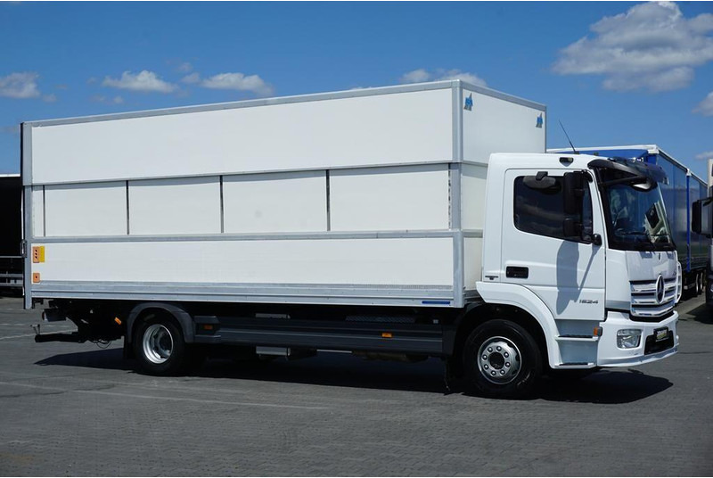 Mercedes-Benz ATEGO / 1524 / ACC / EURO 6 / IZOTERMA + WINDA / 16 PALET - Camião frigorífico: foto 4 Mercedes-Benz ATEGO / 1524 / ACC / EURO 6 / IZOTERMA + WINDA / 16 PALET - Camião frigorífico: foto 4