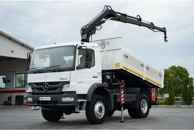 Mercedes-Benz ATEGO 1629 / 4x4 / WYWROTKA + HDS HIAB 111 B-3 / PILOT / ROTAT - Camião basculante, Camião grua: foto 2 Mercedes-Benz ATEGO 1629 / 4x4 / WYWROTKA + HDS HIAB 111 B-3 / PILOT / ROTAT - Camião basculante, Camião grua: foto 2