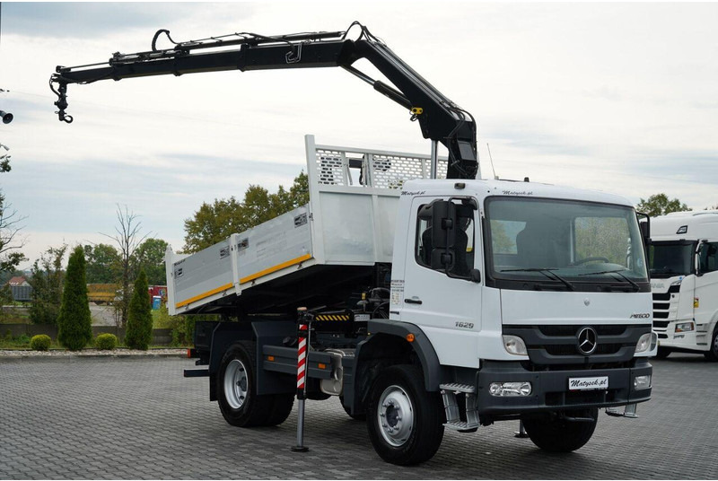 Mercedes-Benz ATEGO 1629 / 4x4 / WYWROTKA + HDS HIAB 111 B-3 / PILOT / ROTAT - Camião basculante, Camião grua: foto 1 Mercedes-Benz ATEGO 1629 / 4x4 / WYWROTKA + HDS HIAB 111 B-3 / PILOT / ROTAT - Camião basculante, Camião grua: foto 1