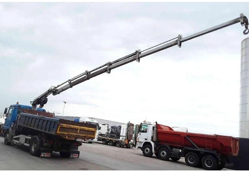 Mercedes-Benz Actros 1835 - Camião de caixa aberta/ Plataforma, Camião grua: foto 4 Mercedes-Benz Actros 1835 - Camião de caixa aberta/ Plataforma, Camião grua: foto 4