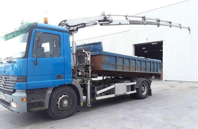 Mercedes-Benz Actros 1835 - Camião de caixa aberta/ Plataforma, Camião grua: foto 1 Mercedes-Benz Actros 1835 - Camião de caixa aberta/ Plataforma, Camião grua: foto 1