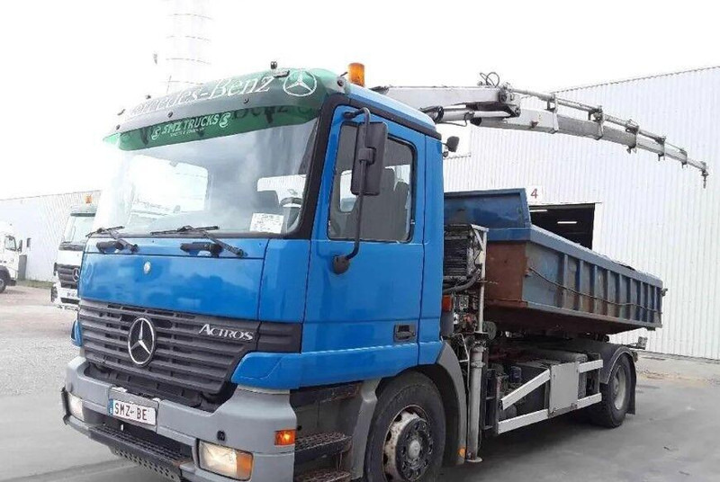 Mercedes-Benz Actros 1835 - Camião de caixa aberta/ Plataforma, Camião grua: foto 5 Mercedes-Benz Actros 1835 - Camião de caixa aberta/ Plataforma, Camião grua: foto 5