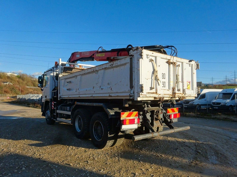 Mercedes-Benz Actros 3336 6x4 Three sided Tipper + Crane FASSI F155A.0.22 - Camião basculante, Camião grua: foto 5 Mercedes-Benz Actros 3336 6x4 Three sided Tipper + Crane FASSI F155A.0.22 - Camião basculante, Camião grua: foto 5
