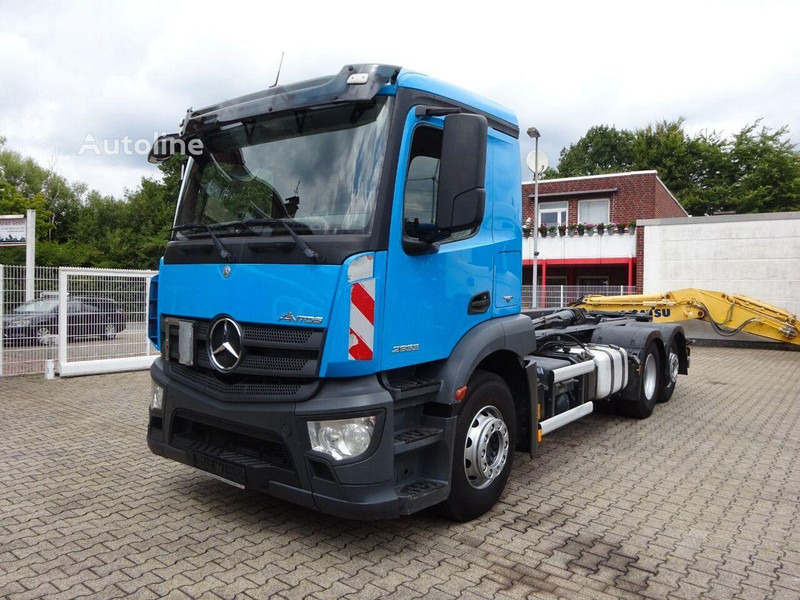 Mercedes-Benz Antos 2533 - Hook lift truck 6x2 - Camião polibenne: foto 1 Mercedes-Benz Antos 2533 - Hook lift truck 6x2 - Camião polibenne: foto 1