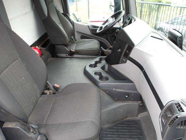 Camião furgão Mercedes-Benz Antos 2832 Koffer + tail lift 6x2: foto 12
