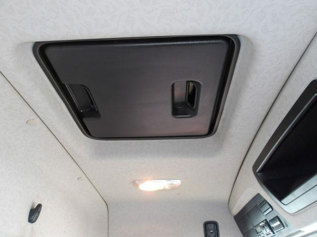 Camião furgão Mercedes-Benz Antos 2832 Koffer + tail lift 6x2: foto 14