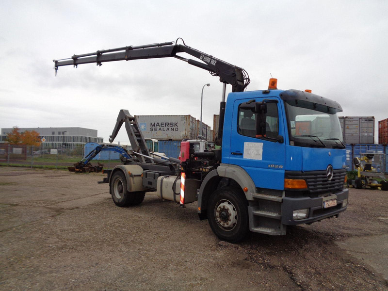 Mercedes-Benz Atego 1828 Hook lift truck + Crane Hiab 102 - Camião polibenne, Camião grua: foto 2 Mercedes-Benz Atego 1828 Hook lift truck + Crane Hiab 102 - Camião polibenne, Camião grua: foto 2