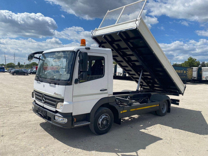 Mercedes-Benz Atego 818 - 3 sided tipper - Camião basculante: foto 1 Mercedes-Benz Atego 818 - 3 sided tipper - Camião basculante: foto 1