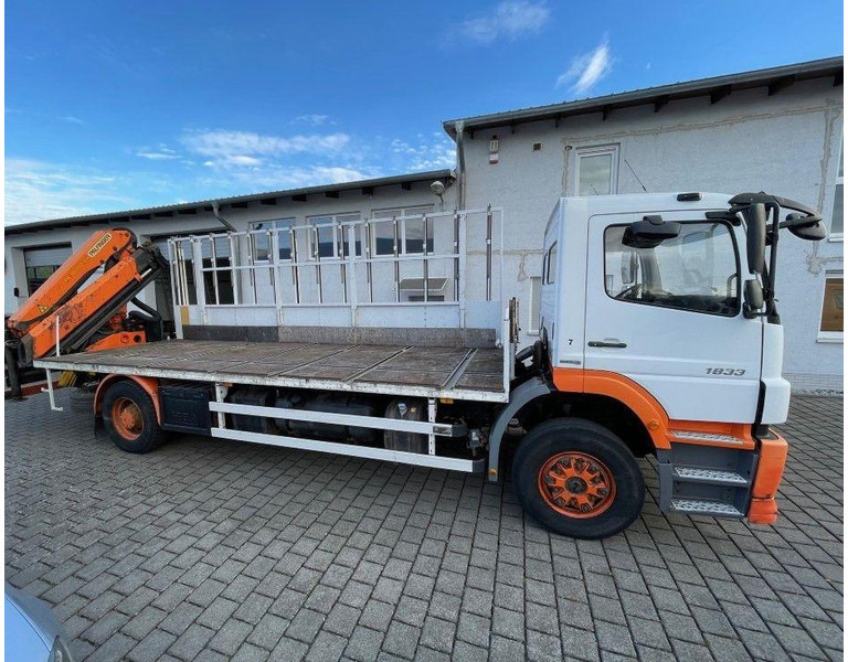 Mercedes-Benz Axor 1833 - Camião de caixa aberta/ Plataforma, Camião grua: foto 3 Mercedes-Benz Axor 1833 - Camião de caixa aberta/ Plataforma, Camião grua: foto 3