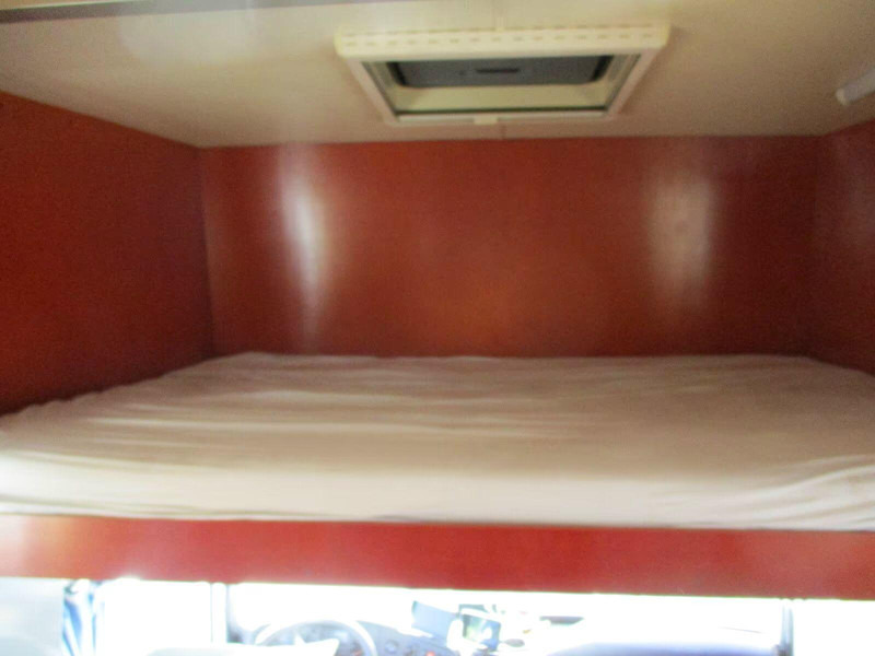 Leasing de Mercedes-Benz Axor 1833 - Horse transporter Mercedes-Benz Axor 1833 - Horse transporter: foto 12