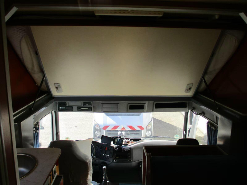 Leasing de Mercedes-Benz Axor 1833 - Horse transporter Mercedes-Benz Axor 1833 - Horse transporter: foto 13