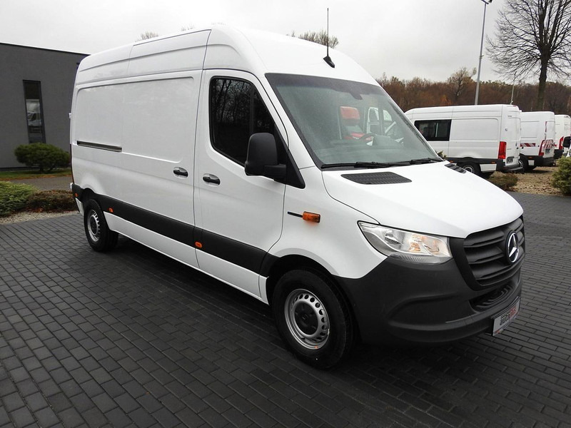 Mercedes-Benz ESPRINTER NOWY ELEKTRYCZNY FURGON AUTOMAT GWARANCJA 95KM [ 607 - Carrinha de contentor, Carrinha elétrica: foto 4 Mercedes-Benz ESPRINTER NOWY ELEKTRYCZNY FURGON AUTOMAT GWARANCJA 95KM [ 607 - Carrinha de contentor, Carrinha elétrica: foto 4