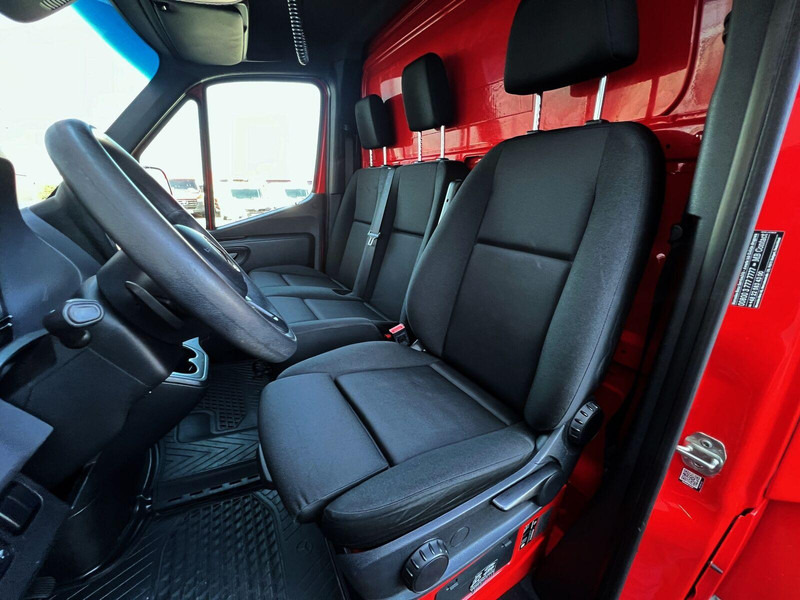 Carrinha frigorífica Mercedes-Benz Sprinter 519 CDI Kontener 4,56 m + Drzwi Bliźniaki Automat Salon: foto 12 Carrinha frigorífica Mercedes-Benz Sprinter 519 CDI Kontener 4,56 m + Drzwi Bliźniaki Automat Salon: foto 12
