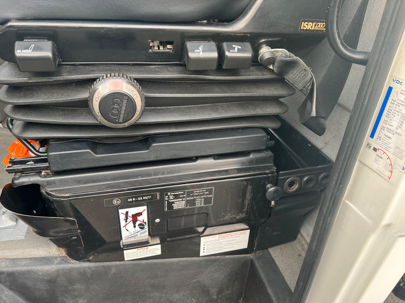 Leasing de Mercedes-Benz Vario 816 816/AHK/ Blatt-Blatt /Radstand 4250mm Mercedes-Benz Vario 816 816/AHK/ Blatt-Blatt /Radstand 4250mm: foto 19
