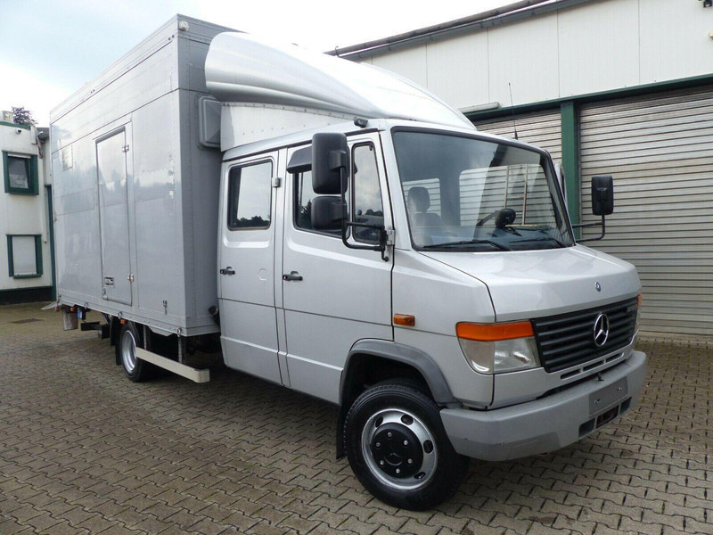 Mercedes-Benz Vario 818 Doka horse transporter + Tail lift - Camião de transporte de cavalos: foto 2 Mercedes-Benz Vario 818 Doka horse transporter + Tail lift - Camião de transporte de cavalos: foto 2