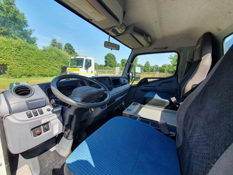 Mitsubishi Fuso Canter 7C15 - Flatbed truck + crane - Camião de caixa aberta/ Plataforma, Camião grua: foto 5 Mitsubishi Fuso Canter 7C15 - Flatbed truck + crane - Camião de caixa aberta/ Plataforma, Camião grua: foto 5