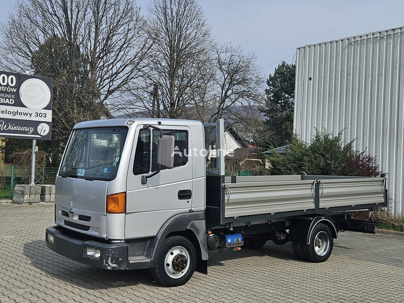 Nissan Atleon 35.110 3 way tipper - Carrinha basculante: foto 1 Nissan Atleon 35.110 3 way tipper - Carrinha basculante: foto 1