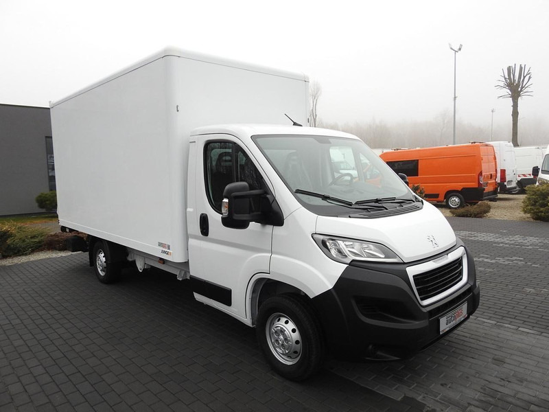 Peugeot BOXER KONTENER WINDA 8 PALET TEMPOMAT KLIMATYZACJA 140KM [ V050 - Carrinha de contentor: foto 4 Peugeot BOXER KONTENER WINDA 8 PALET TEMPOMAT KLIMATYZACJA 140KM [ V050 - Carrinha de contentor: foto 4