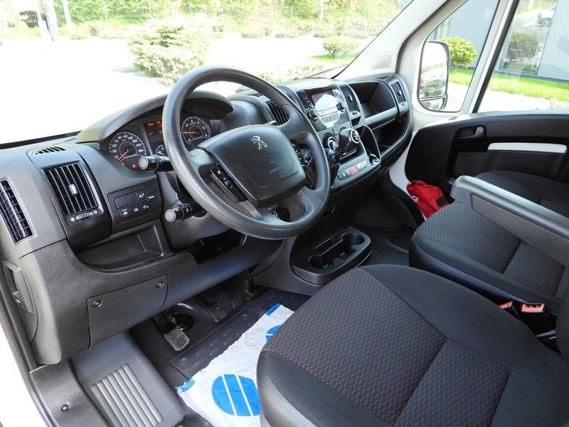 Peugeot BOXER WYWROTKA PODWÓJNA KABINA DOKA 7 MIEJSC TEMPOMAT KLIMATYZA - Camião basculante: foto 2 Peugeot BOXER WYWROTKA PODWÓJNA KABINA DOKA 7 MIEJSC TEMPOMAT KLIMATYZA - Camião basculante: foto 2