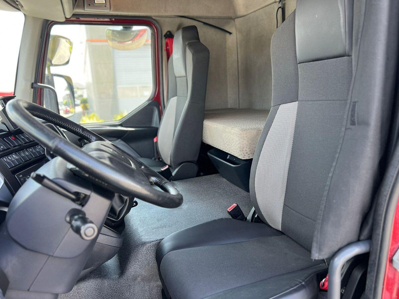 Camião frigorífico Renault D 18 250 DTI 18T REFRIGERATOR + LIFT: foto 11 Camião frigorífico Renault D 18 250 DTI 18T REFRIGERATOR + LIFT: foto 11