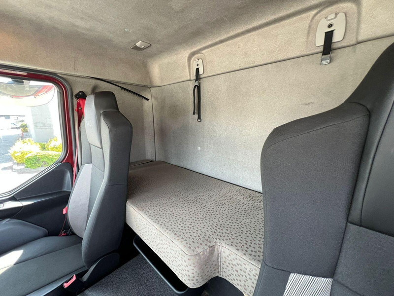 Camião frigorífico Renault D 18 250 DTI 18T REFRIGERATOR + LIFT: foto 17 Camião frigorífico Renault D 18 250 DTI 18T REFRIGERATOR + LIFT: foto 17