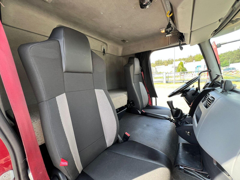 Camião frigorífico Renault D 18 250 DTI 18T REFRIGERATOR + LIFT: foto 15 Camião frigorífico Renault D 18 250 DTI 18T REFRIGERATOR + LIFT: foto 15