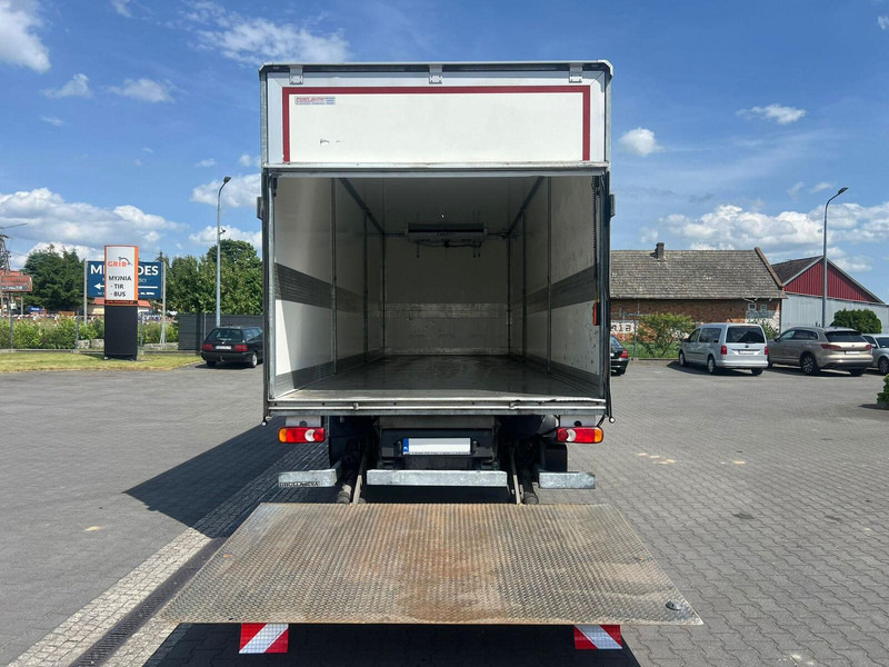 Camião frigorífico Renault D 18 250 DTI 18T REFRIGERATOR + LIFT: foto 6 Camião frigorífico Renault D 18 250 DTI 18T REFRIGERATOR + LIFT: foto 6