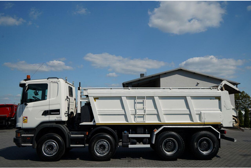 Scania G 410 / 8X4 / ZABUDOWA SAMOWYŁADOWCZA DO ASFALTU / 2X HYDROKLAPA - Acabadora: foto 3 Scania G 410 / 8X4 / ZABUDOWA SAMOWYŁADOWCZA DO ASFALTU / 2X HYDROKLAPA - Acabadora: foto 3