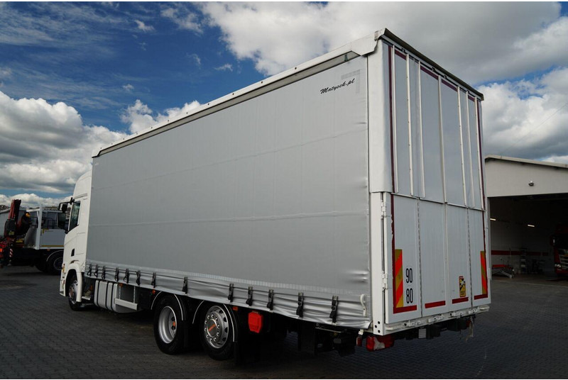 Scania R 450 / MEGA / 6x2 / FIRANKA - 8,2 m / SOLÓWKA / OŚ PODNOSZONA / - Camião de lona: foto 4 Scania R 450 / MEGA / 6x2 / FIRANKA - 8,2 m / SOLÓWKA / OŚ PODNOSZONA / - Camião de lona: foto 4