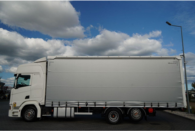 Scania R 450 / MEGA / 6x2 / FIRANKA - 8,2 m / SOLÓWKA / OŚ PODNOSZONA / - Camião de lona: foto 3 Scania R 450 / MEGA / 6x2 / FIRANKA - 8,2 m / SOLÓWKA / OŚ PODNOSZONA / - Camião de lona: foto 3