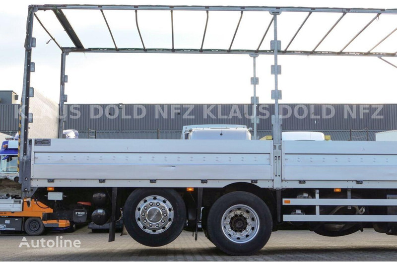 Camião de caixa aberta/ Plataforma Scania R 580 6x2 Flatbed + Tail lift: foto 13