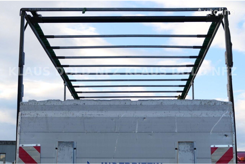 Camião de caixa aberta/ Plataforma Scania R 580 6x2 Flatbed + Tail lift: foto 10