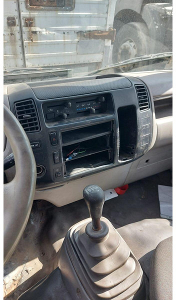 Toyota Dyna 150 3,0 D - Koffer - Carrinha de contentor: foto 5 Toyota Dyna 150 3,0 D - Koffer - Carrinha de contentor: foto 5