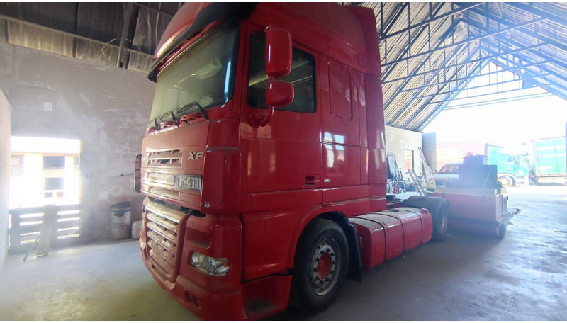 DAF XF 105.460 Lowdeck - MEGA - Tractor: foto 1 DAF XF 105.460 Lowdeck - MEGA - Tractor: foto 1