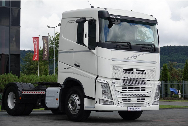 Volvo FH 420 / 13 L / PEŁNY ADR / 2017 ROK / NISKA KABINA / SPROWADZON - Tractor: foto 2 Volvo FH 420 / 13 L / PEŁNY ADR / 2017 ROK / NISKA KABINA / SPROWADZON - Tractor: foto 2