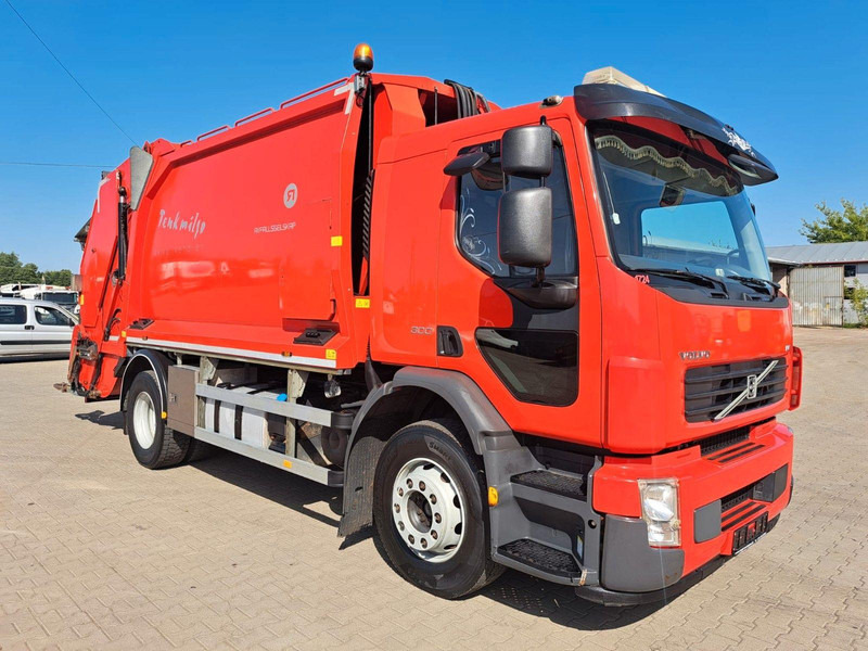 Volvo FE300 - Caminhão de lixo: foto 1 Volvo FE300 - Caminhão de lixo: foto 1
