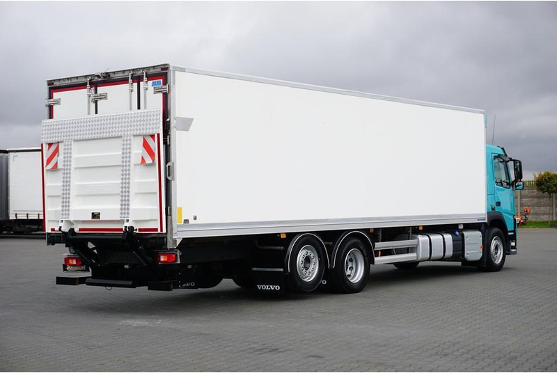 Volvo FM / 330 / E 6 / CHŁODNIA + WINDA / 23 PALETY / OŚ SKRĘTNA / DŁ - Camião frigorífico: foto 5 Volvo FM / 330 / E 6 / CHŁODNIA + WINDA / 23 PALETY / OŚ SKRĘTNA / DŁ - Camião frigorífico: foto 5