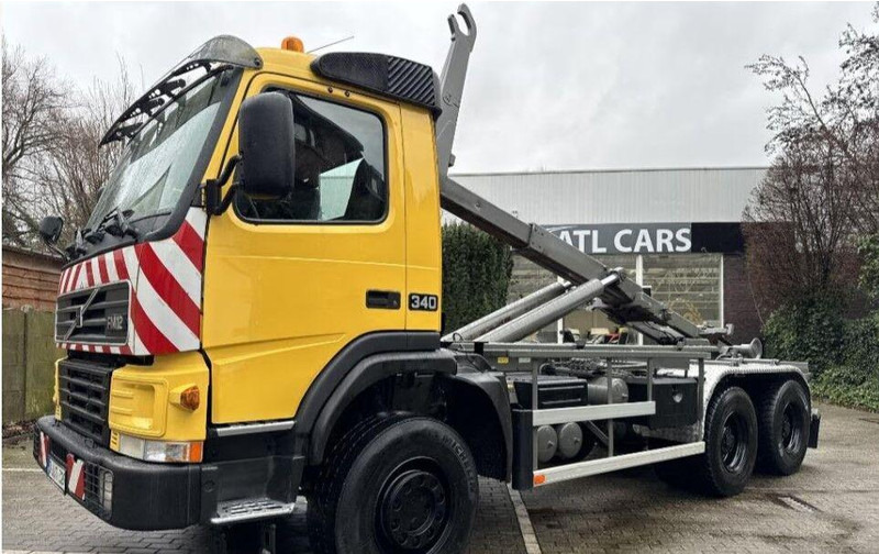 Volvo FM12 6x6 Hook lift - Camião polibenne: foto 3 Volvo FM12 6x6 Hook lift - Camião polibenne: foto 3