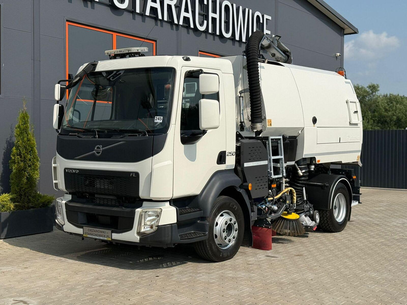 Volvo VOLVO FL 15.250 Euro 6 // zamiatarka dwustronna JOHNSTON VT652 - Varredora urbana: foto 1 Volvo VOLVO FL 15.250 Euro 6 // zamiatarka dwustronna JOHNSTON VT652 - Varredora urbana: foto 1