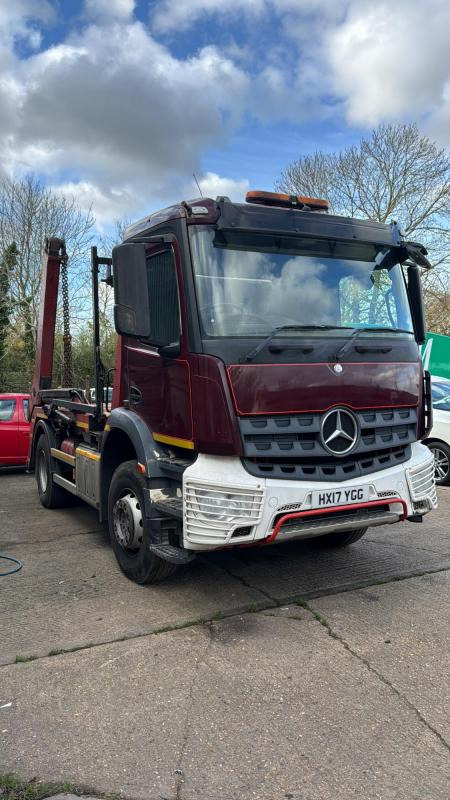 Mercedes Arocs1824 Ton Skip loader Arocs 1824 Skip Loader - Camião multibenne: foto 3 Mercedes Arocs1824 Ton Skip loader Arocs 1824 Skip Loader - Camião multibenne: foto 3