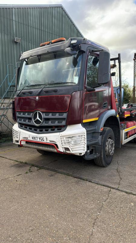 Mercedes Arocs1824 Ton Skip loader Arocs 1824 Skip Loader - Camião multibenne: foto 2 Mercedes Arocs1824 Ton Skip loader Arocs 1824 Skip Loader - Camião multibenne: foto 2