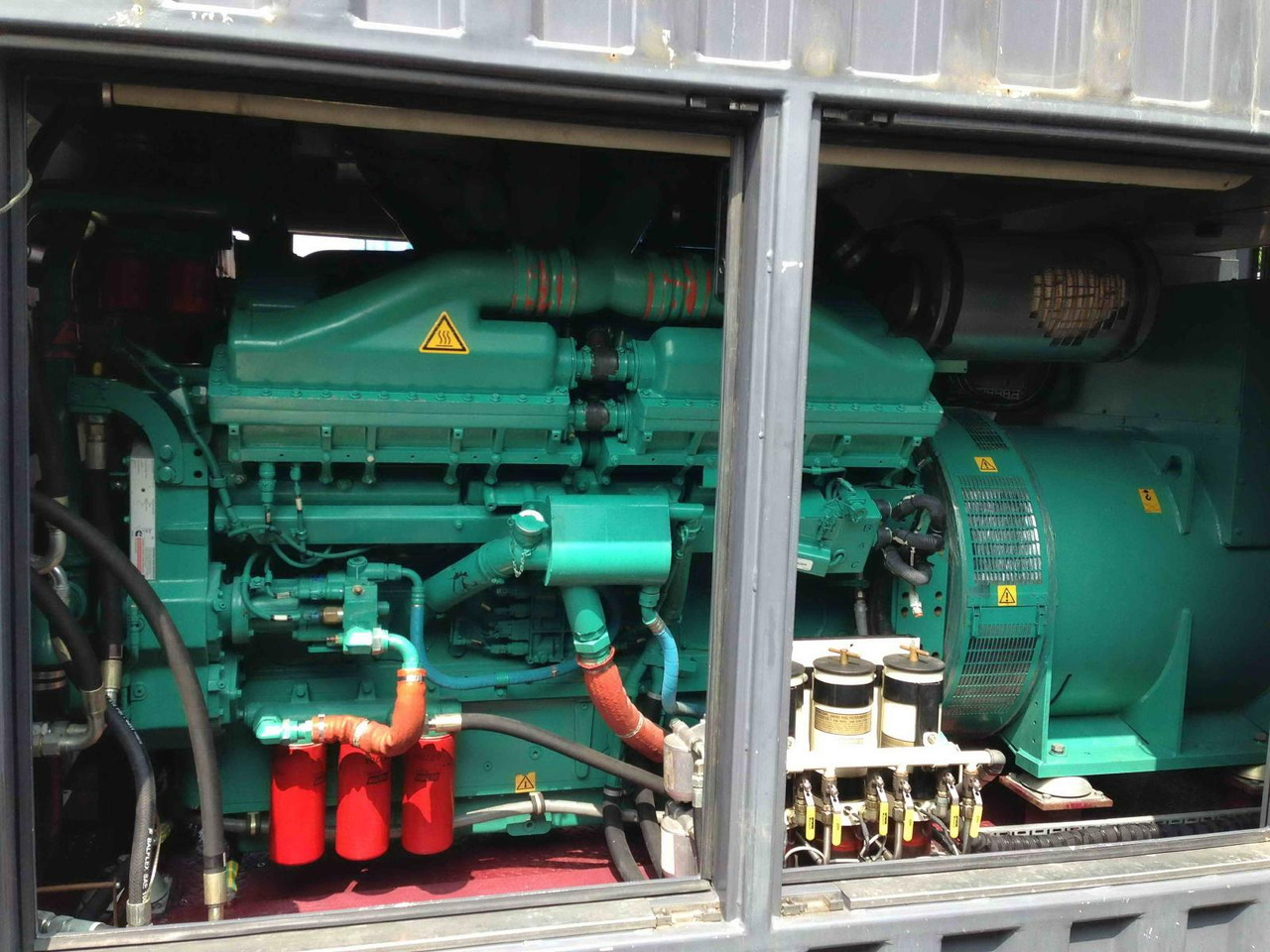 Cummins Generator 1000 KW 1250 KVA powerd by QSK45-G4 Engine - Gerador elétrico: foto 3 Cummins Generator 1000 KW 1250 KVA powerd by QSK45-G4 Engine - Gerador elétrico: foto 3