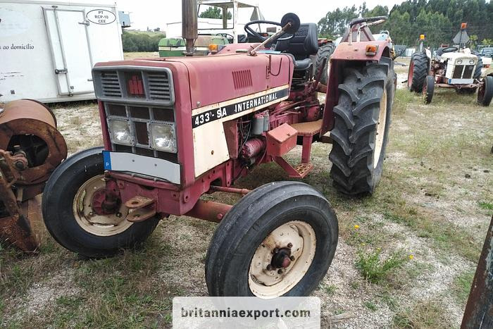 International 433 SA 4X2 | 2.5 diesel | brand new tyres | - Trator: foto 1 International 433 SA 4X2 | 2.5 diesel | brand new tyres | - Trator: foto 1