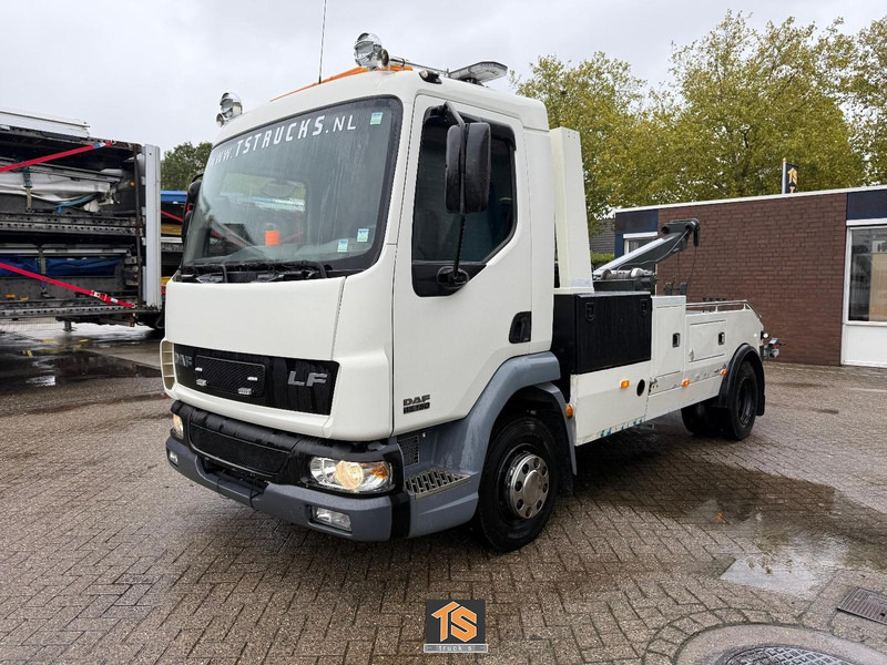 DAF FA LF45 EURO 3 - MANUAL - TOWTRUCK/AFSLEPER/ABSCHLEPP - BELGIUM TRUCK - TUV/APK 06/2026 - TOP! - Caminhão reboque: foto 1 DAF FA LF45 EURO 3 - MANUAL - TOWTRUCK/AFSLEPER/ABSCHLEPP - BELGIUM TRUCK - TUV/APK 06/2026 - TOP! - Caminhão reboque: foto 1