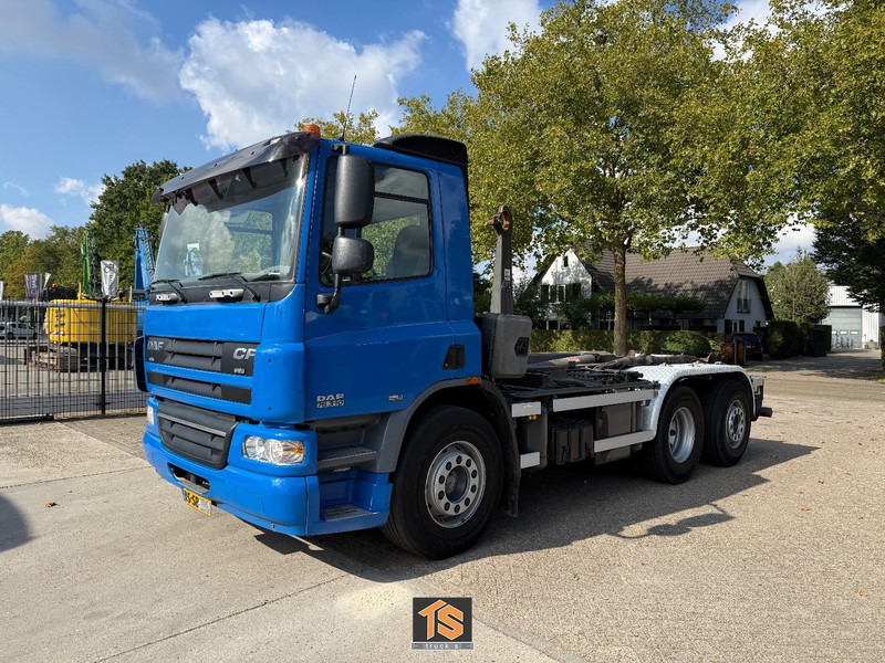DAF FAN CF75 310 - AUTOMATIC - E4 - NL TOP TRUCK - TUV 2/26 - Camião transportador de contêineres/ Caixa móvel: foto 1 DAF FAN CF75 310 - AUTOMATIC - E4 - NL TOP TRUCK - TUV 2/26 - Camião transportador de contêineres/ Caixa móvel: foto 1