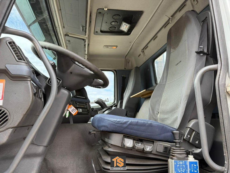 Terberg FM2000-T 8X8 - EURO 5 - AUTOMATIC - KIPPER/TIPPER - NL TRUCK - ISOLATED HARDOX - TOP! - Camião basculante: foto 4 Terberg FM2000-T 8X8 - EURO 5 - AUTOMATIC - KIPPER/TIPPER - NL TRUCK - ISOLATED HARDOX - TOP! - Camião basculante: foto 4