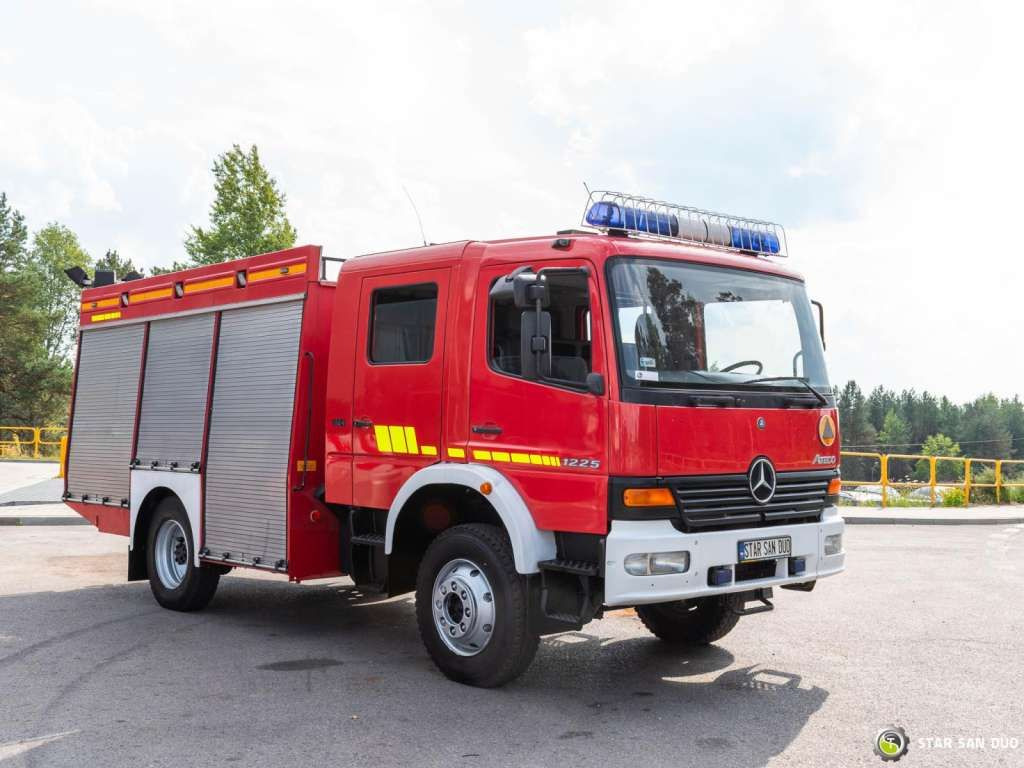 Mercedes-Benz 4x4 ATEGO 1225 CNBOP Fire Brigade - Camião: foto 2 Mercedes-Benz 4x4 ATEGO 1225 CNBOP Fire Brigade - Camião: foto 2